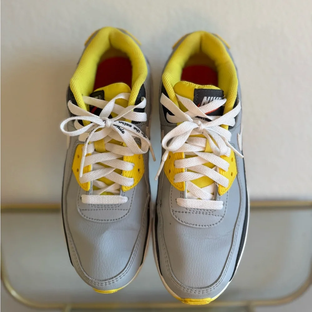 Nike Air Max 90 Leather Go The Extra Smile - Picture 3 of 7